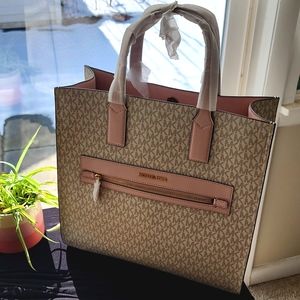 Michael Kors purse